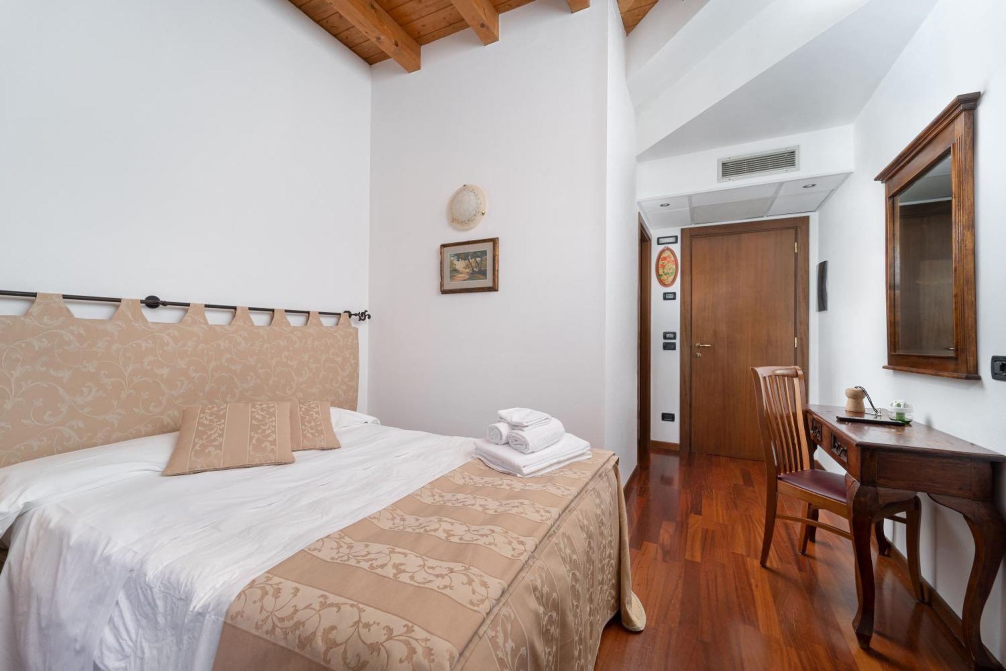 Locanda Da Vittorio มาแนร์บา เดล การ์ดา ภายนอก รูปภาพ